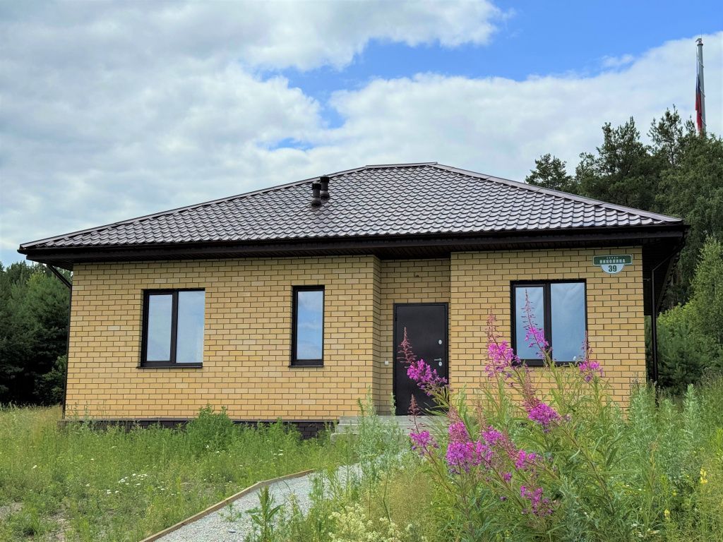 Дом на участке 10 сот